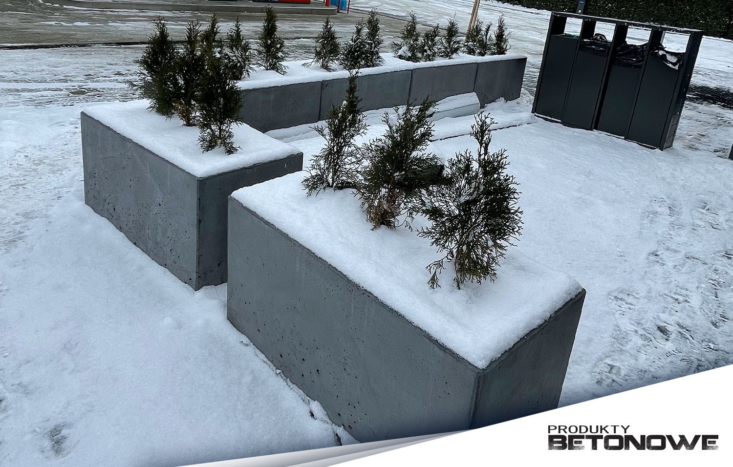 Jak dbać o donice betonowe w sezonie zimowym?